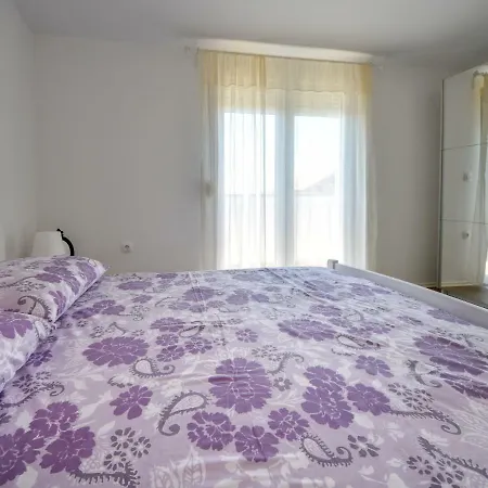 Appartement Martina Sukošan